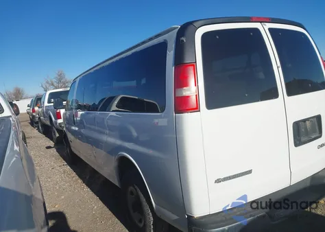 2003 Chevrolet Express из США, поврежденный, VIN 1GAHG39U831146459